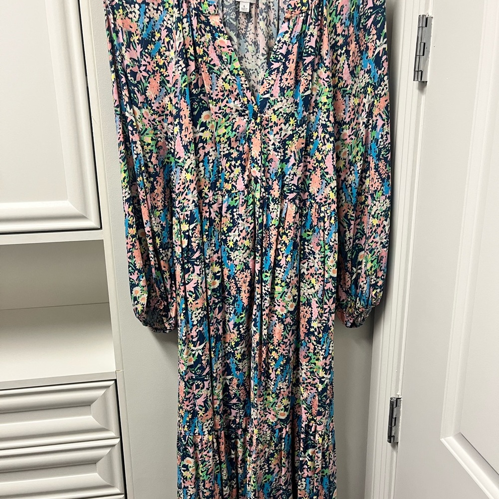 GAP White and Tan Faux Floral Accent